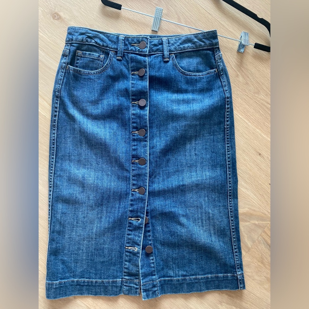 Denim Midi Skirt w/Buttons in Front